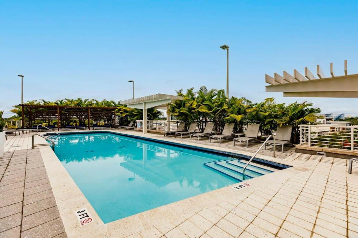 Palm Place Heart Of Miami With Parking Pool And Gym Экстерьер фото